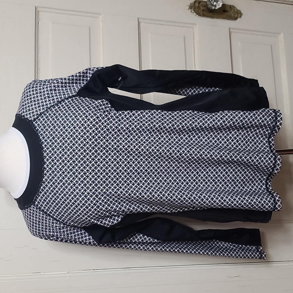 Long sleeve NWOT rash guard xl
